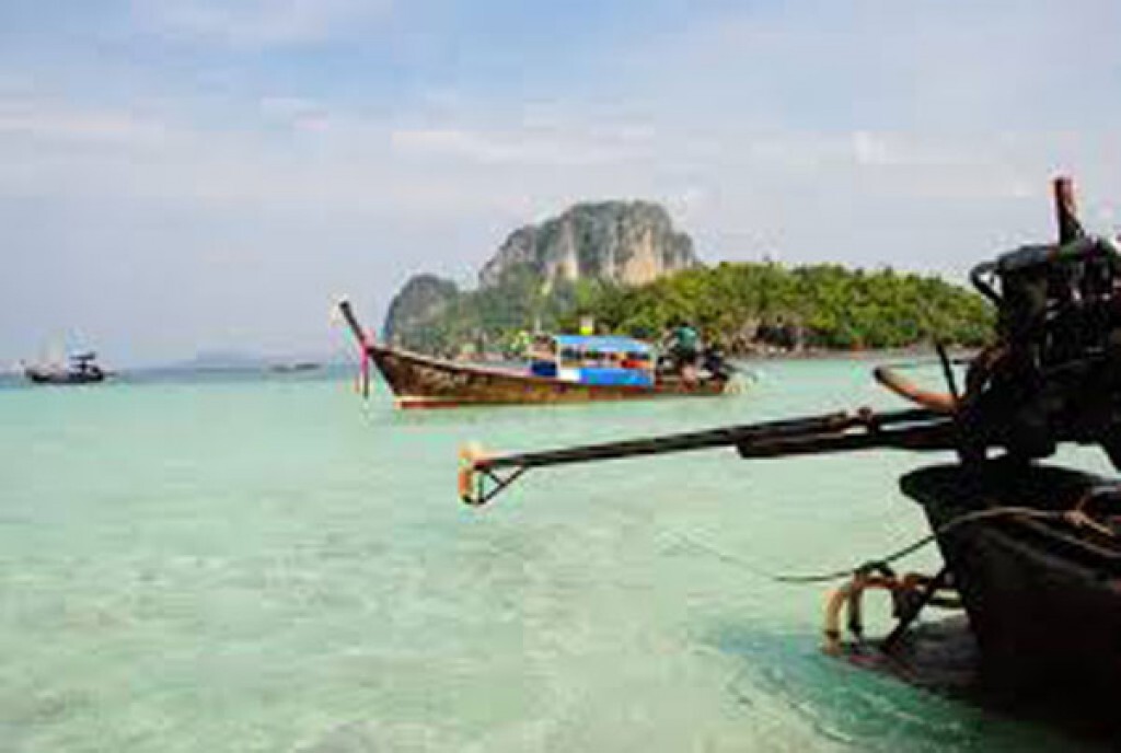 เรือหางยาวล่มกลางทะเล นทท.อินเดียเสียชีวิต 2 ราย เรือหางยาวล่มกลางทะเล นทท.อินเดียเสียชีวิต 2 ราย