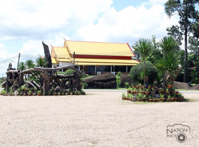 บึงกาฬเตรียมสถานที่รับชมบั้งไฟพญานาคท่าน้ำริมโขง