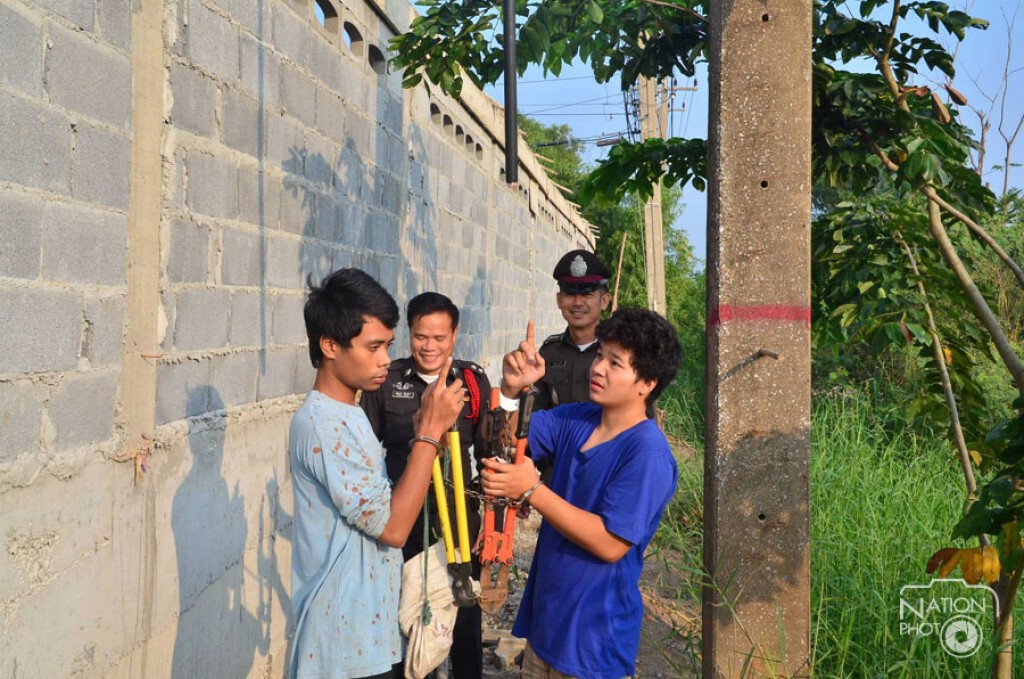 รวบแก๊งตัดสายโทรศัพท์ จับได้ 2 หนี 2