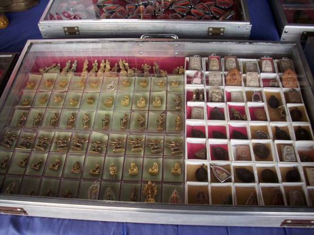 เซียนพระถูกโจรงัดตู้ กวาดพระเครื่องดัง สูญนับล้านบาท