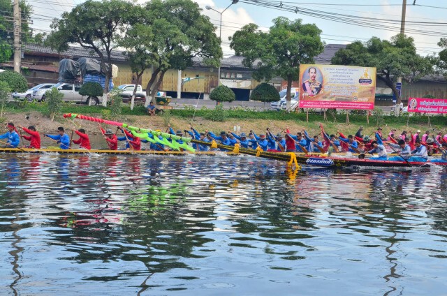 ปิดฉากยิ่งใหญ่แข่งเรือชิงถ้วยพระราชทาน 5 สายน้ำ 3 ประเทศ