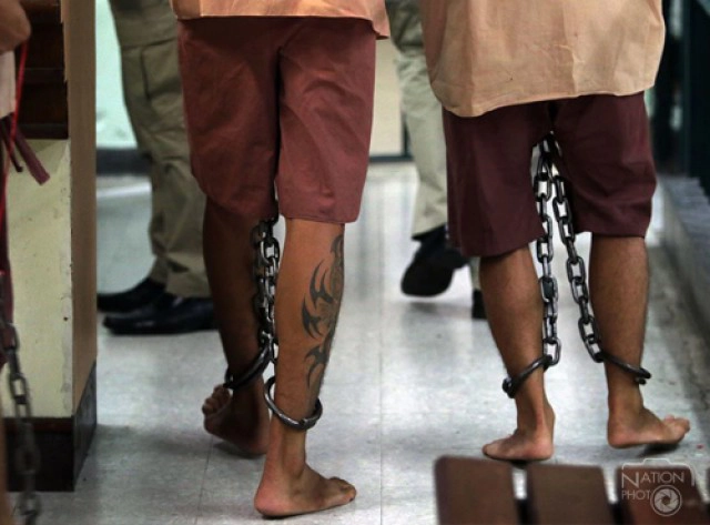 เรื่องราวหลังรั้วลวดหนาม