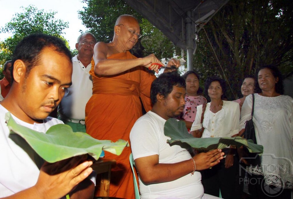 พระสุเทพร่วมพิธีอุปสมบทพระ-เณร 200 รูป ถวายเป็นพระราชกุศลแด่พระบาทสมเด็จพระเจ้าอยู่หัว พระสุเทพร่วมพิธีอุปสมบทพระ-เณร 200 รูป ถวายเป็นพระราชกุศลแด่พระบาทสมเด็จพระเจ้าอยู่หัว