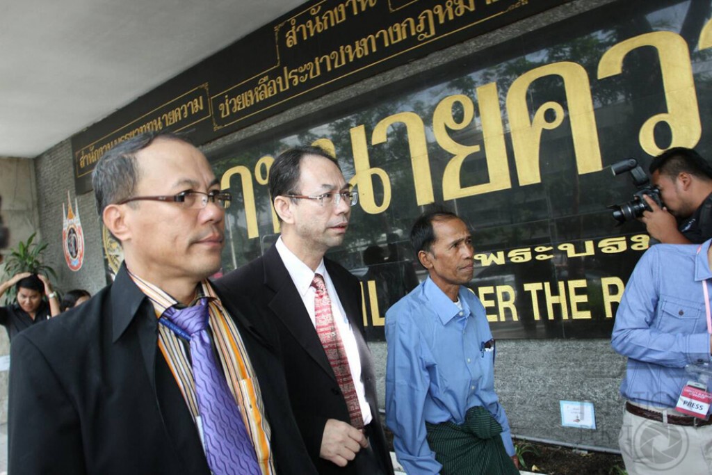 พ่อแม่ 2 ผู้ต้องหาคดี ฆาตกรรมนักท่องเที่ยวชาวอังกฤษ เข้าร้องขอความเป็นธรรมที่สภาทนายความ