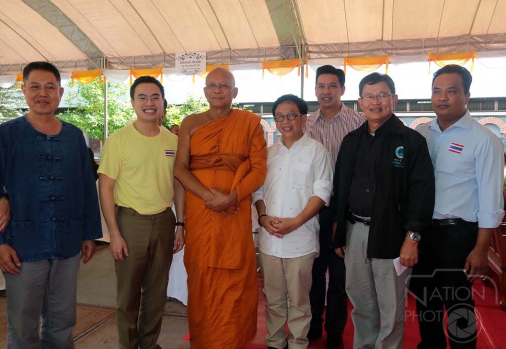 แกนนำ"กปปส."คึกคักร่วมโครงการบรรพชาอุปสมบทหมู่ถวายในหลวง