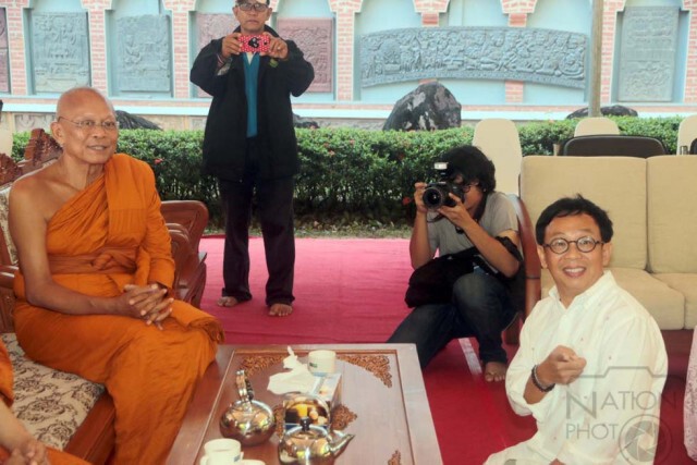 แกนนำ"กปปส."คึกคักร่วมโครงการบรรพชาอุปสมบทหมู่ถวายในหลวง