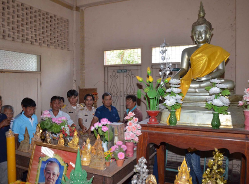 กาฬสินธุ์ - โจรล็อกกุญแจประตูกุฎีก่อนขโมยพระพุทธรูปเก่าแก่150ปี กาฬสินธุ์ - โจรล็อกกุญแจประตูกุฎีก่อนขโมยพระพุทธรูปเก่าแก่150ปี