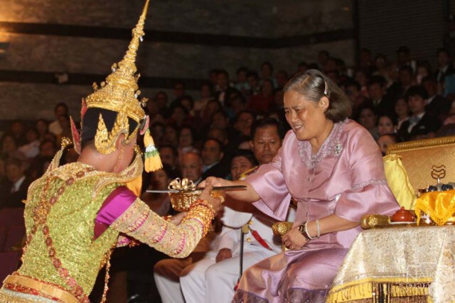 สมเด็จพระเทพฯ เสด็จฯไปทอดพระเนตรการแสดงโขนเรื่องรามเกียรติ์