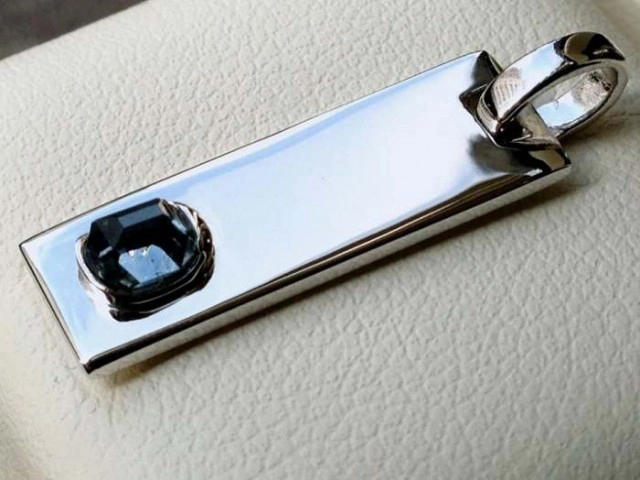 เถ้ากระดูกมนุษย์ สกัดเป็น 'เพชร'