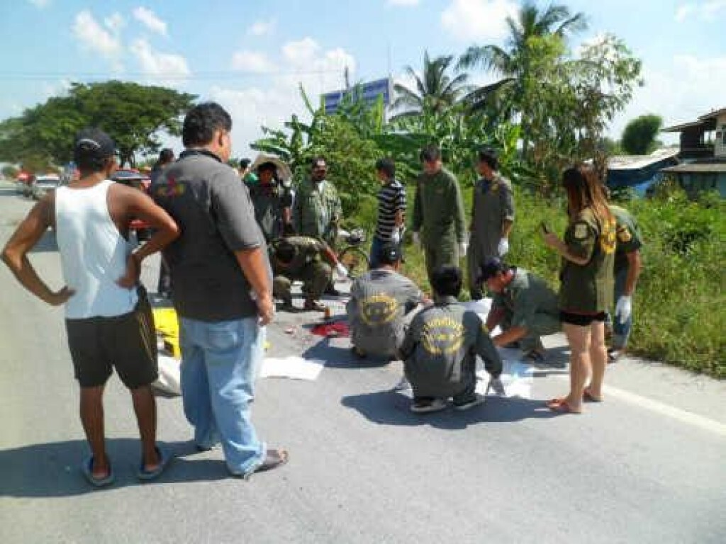 "ลุง" ปั่นจักรยานไปแปลงนารถชนดับอนาถ "ลุง" ปั่นจักรยานไปแปลงนารถชนดับอนาถ