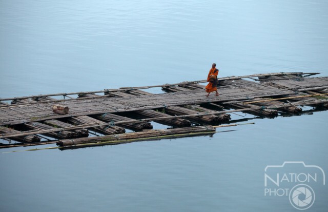 ทหาร-อำเภอ-ชาวบ้าน รวมพลังซ่อมสะพานลูกบวบขนานสะพานมอญให้แข็งแรง รองรับนักท่องเที่ยวช่วงปีใหม่
