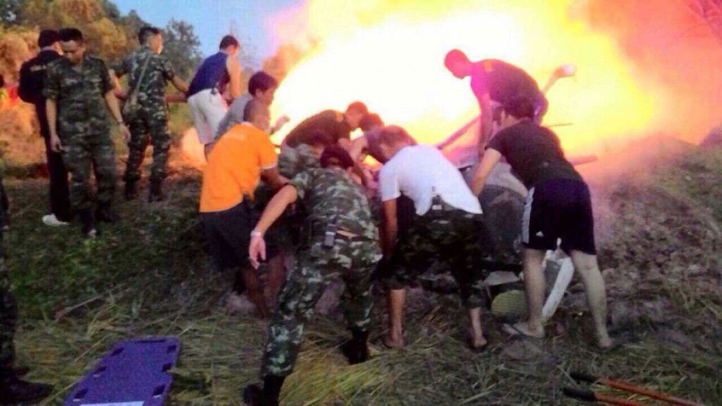 ผู้เห็นเหตุการณ์เผยนาที เฮลิคอปเตอร์ตก