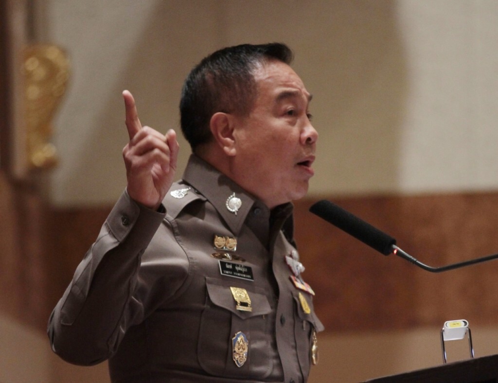 ผบ.ตร.เซ็นคำสั่งให้"พงศ์พัฒน์"ออกจากราชการไว้ก่อน ผบ.ตร.เซ็นคำสั่งให้"พงศ์พัฒน์"ออกจากราชการไว้ก่อน