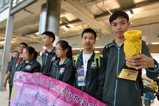 เด็กไทยสุดยอดคว้าแชมป์โลก 2 รายการ แข่งขันโอลิมปิกหุ่นยนต์โลก 2014 ที่ประเทศรัสเซีย