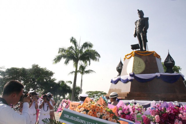 กองทัพเรือ ร่วมทุกภาคส่วน วางพวงมาลารัชการที่ 6 เนื่องวันคล้ายวันสวรรคต