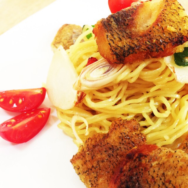 Cooking is Fun : บะหมี่ต้มยำผัดแห้งปลาสลิดทอดกรอบ