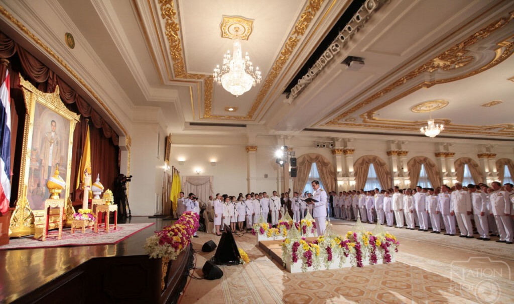 นายกฯนำครม.-ข้าราชการทั่วประเทศถวายสัตย์ปฏิญานเป็นข้าราชการที่ดี นายกฯนำครม.-ข้าราชการทั่วประเทศถวายสัตย์ปฏิญานเป็นข้าราชการที่ดี
