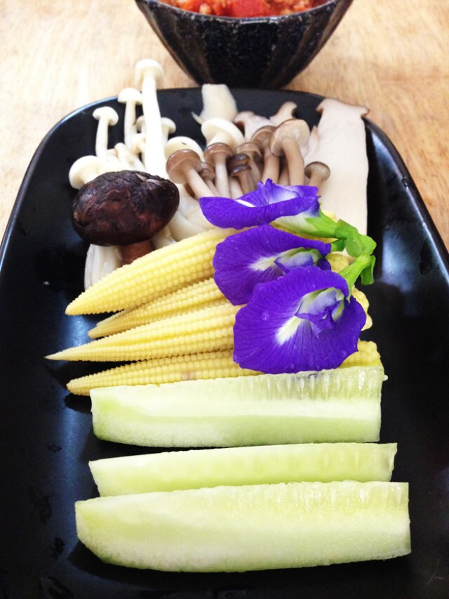 Cooking is Fun : น้ำพริกอ่องหมู เห็ดรวมนึ่ง
