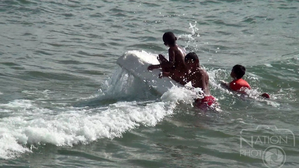 สีสันวิถีชีวิตการเล่นของเด็กๆ ในชุมชนชาวเลบ้านเก้าเส้ง สงขลา สีสันวิถีชีวิตการเล่นของเด็กๆ ในชุมชนชาวเลบ้านเก้าเส้ง สงขลา