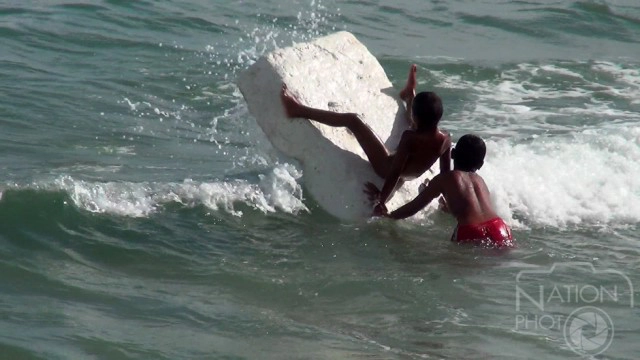 สีสันวิถีชีวิตการเล่นของเด็กๆ ในชุมชนชาวเลบ้านเก้าเส้ง สงขลา