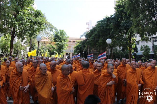 พระสุเทพนำพระสงฆ์ 142 รูป ลงนามถวายพระพรในหลวง