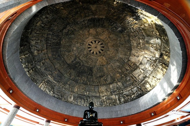 พาชม พระวิริยะมงคลมหาเจดีย์ เจดีย์ที่สูงสุดในประเทศไทย