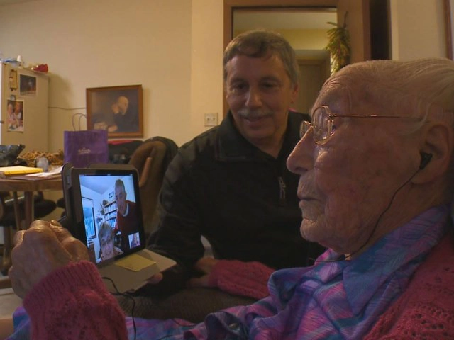 สมาชิกอายุมากที่สุดใน Facebook 
คุณยายอายุ 114 ปี ต้องโกงอายุเพื่อสมัคร