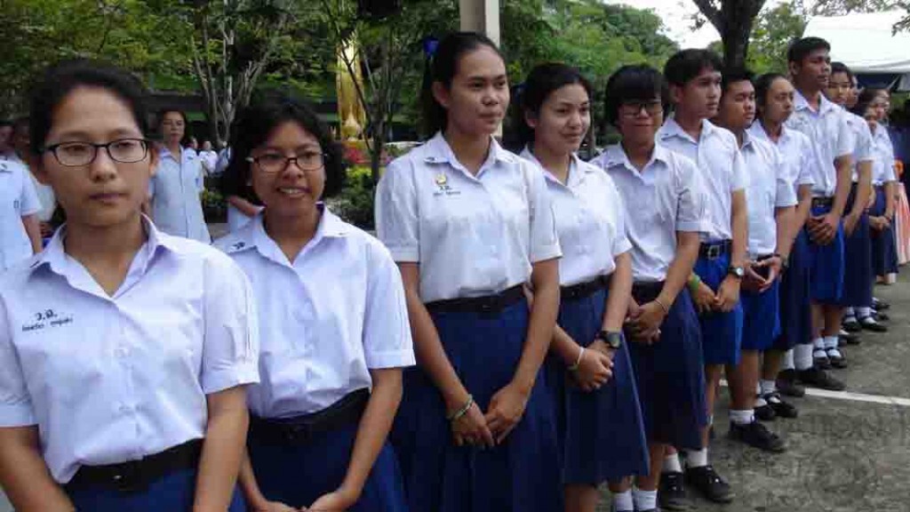 สพฐ.ยกร่างหลักสูตรใหม่ เสร็จ 59 ใช้จริง 60 สพฐ.ยกร่างหลักสูตรใหม่ เสร็จ 59 ใช้จริง 60