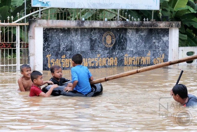 โรงเรียนในสังกัดยะลาเขต 1 ปิดเรียนแล้ว 12 แห่ง หลังน้ำท่วมโรงเรียน