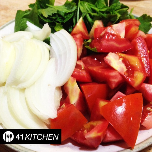 Cooking is Fun : ยำลูกชิ้นปลาหมูยอ