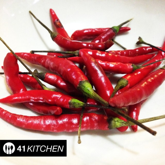 Cooking is Fun : ยำลูกชิ้นปลาหมูยอ