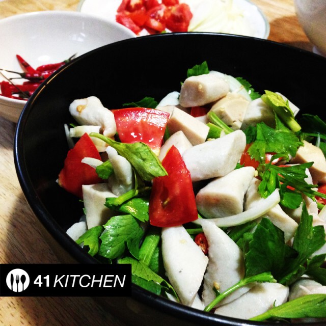 Cooking is Fun : ยำลูกชิ้นปลาหมูยอ