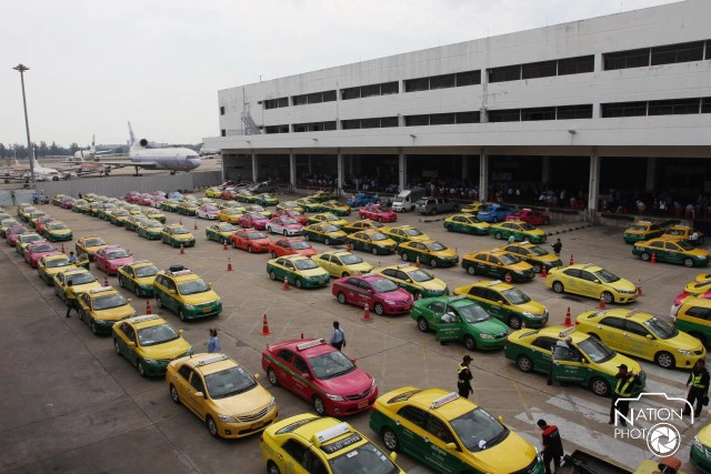 โชเฟอร์แท็กซี่ นำรถมาปรับจูนมิเตอร์อัตราใหม่