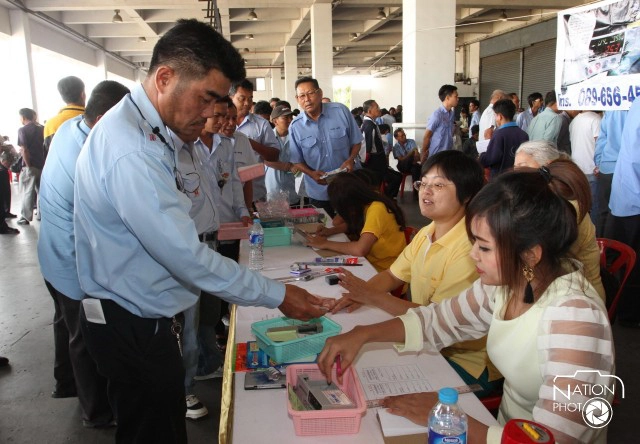 โชเฟอร์แท็กซี่ นำรถมาปรับจูนมิเตอร์อัตราใหม่