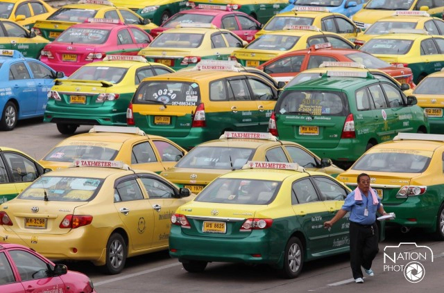 โชเฟอร์แท็กซี่ นำรถมาปรับจูนมิเตอร์อัตราใหม่