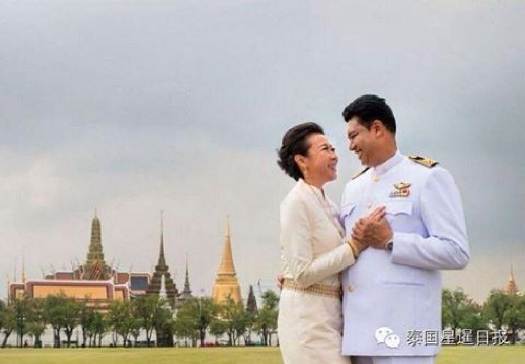 CCTV สัมภาษณ์ "โค้ชอ๊อด" ออกงานเคาท์ดาวน์ทั่วประเทศจีน CCTV สัมภาษณ์ "โค้ชอ๊อด" ออกงานเคาท์ดาวน์ทั่วประเทศจีน