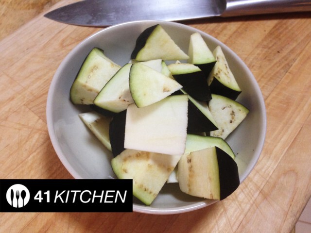 Cooking is Fun : ไก่ผัดมิโซมะเขือม่วง
