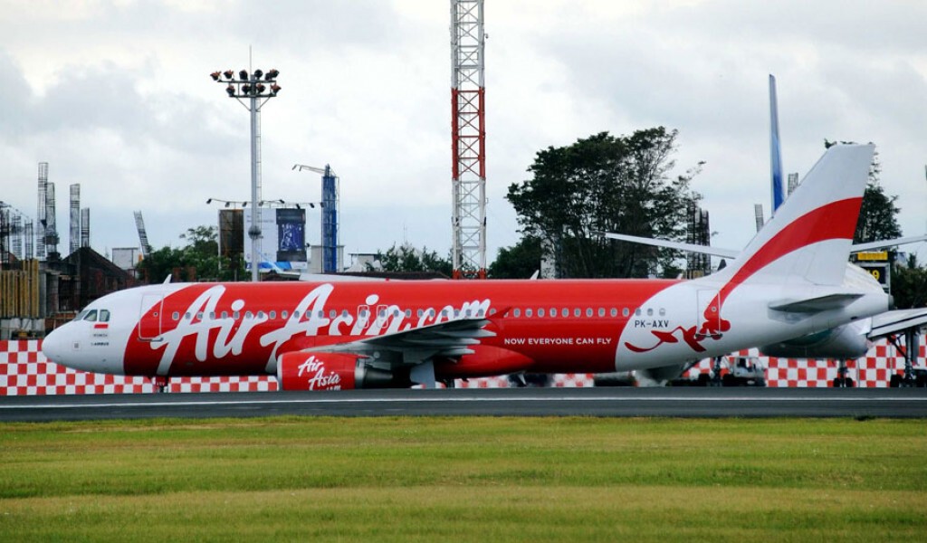 พื้นที่ค้นหาหลัก QZ8501 อยู่ทางฝั่งตะวันตก ของเกาะบอร์เนียว พื้นที่ค้นหาหลัก QZ8501 อยู่ทางฝั่งตะวันตก ของเกาะบอร์เนียว