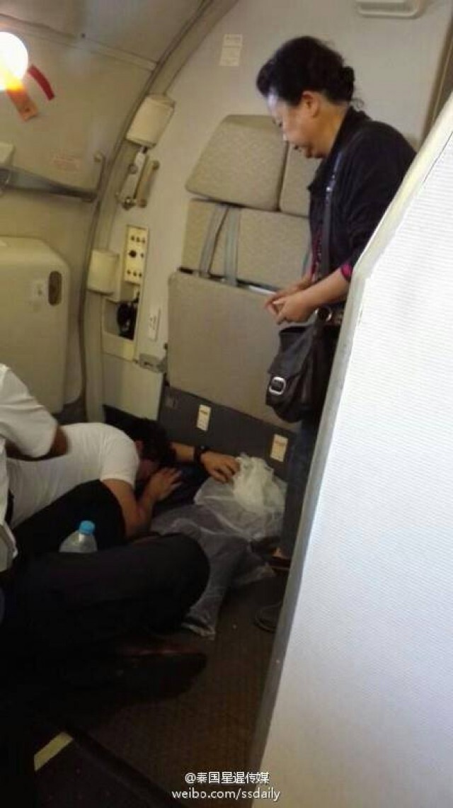 หมอเกษียณหญิงจีนช่วยสจ๊วตบินไทยบนเครื่อง