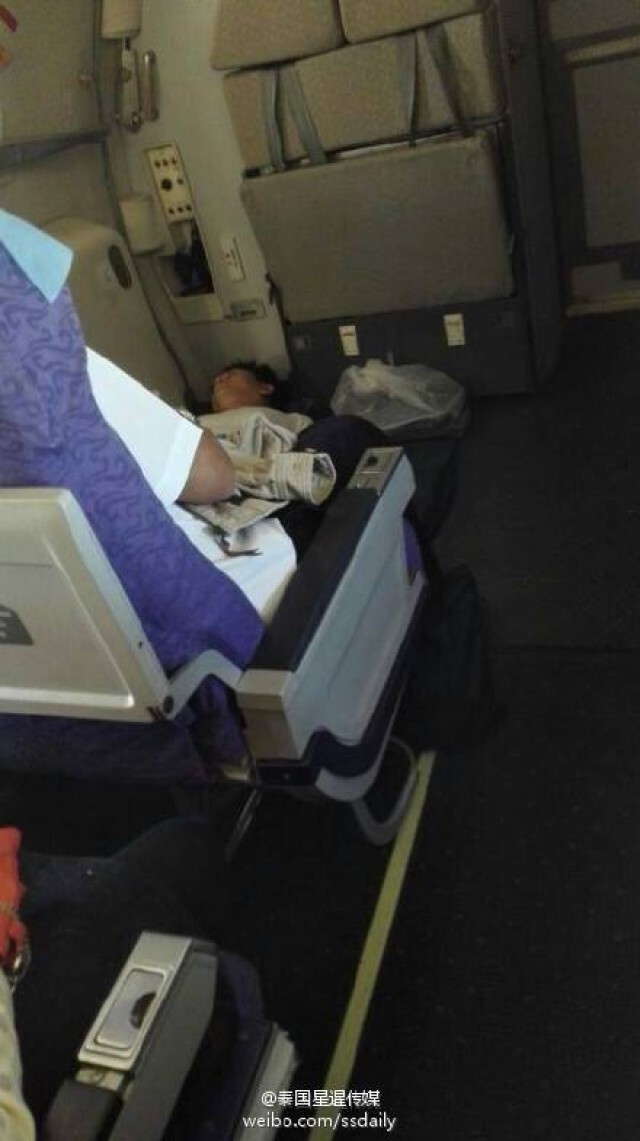 หมอเกษียณหญิงจีนช่วยสจ๊วตบินไทยบนเครื่อง