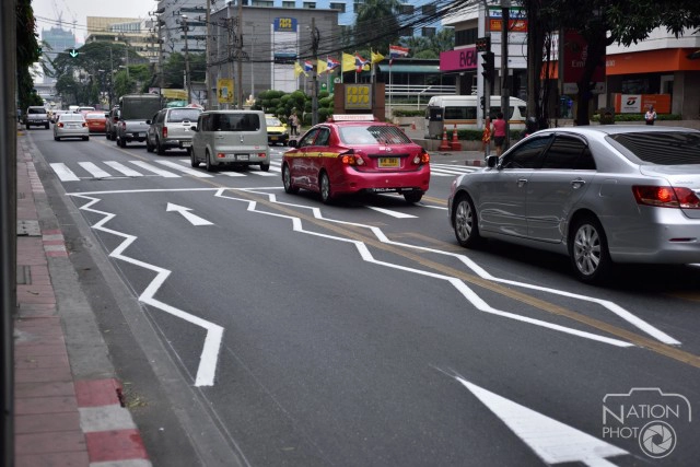 กทม.ลุยตีเส้น"ซิกเเซก"เตือนรถยนต์ชะลอทางม้าลาย
