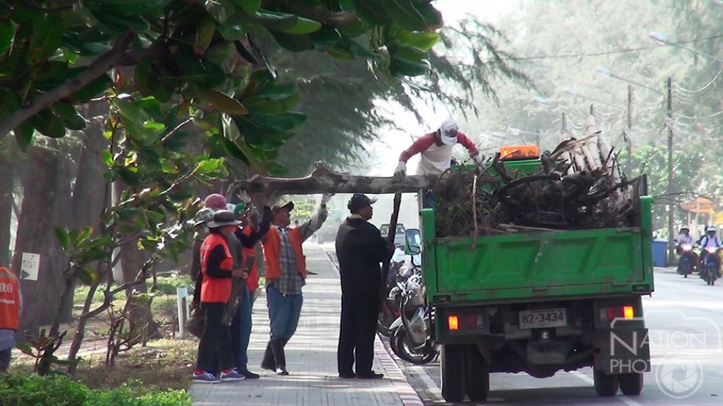 สงขลา - คลื่นลมทะเลอ่าวไทยฝั่งสงขลาเริ่มสงบ