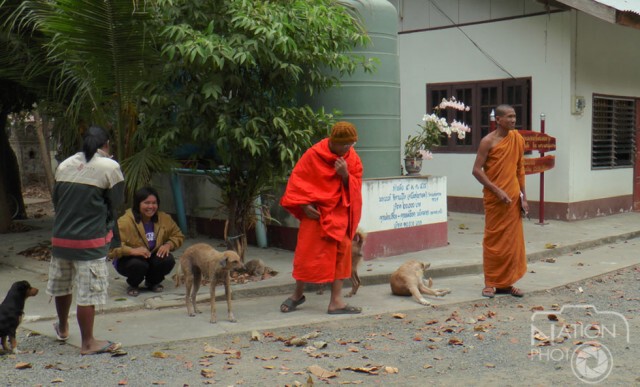 บุรีรัมย์ - หนาวจัดวอนช่วย พระสงฆ์ คนพิการ ขาดแคลนผ้าห่ม