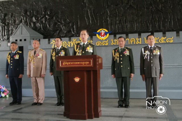 พิธีวางพวงมาลาสักการะดวงวิญญาณนักรบไทย เนื่องในวันกองทัพไทย