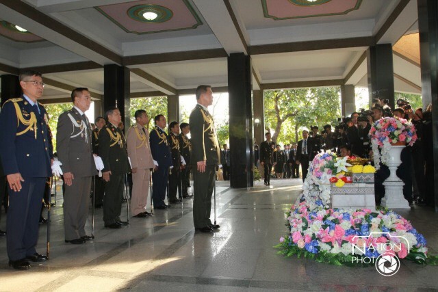 พิธีวางพวงมาลาสักการะดวงวิญญาณนักรบไทย เนื่องในวันกองทัพไทย