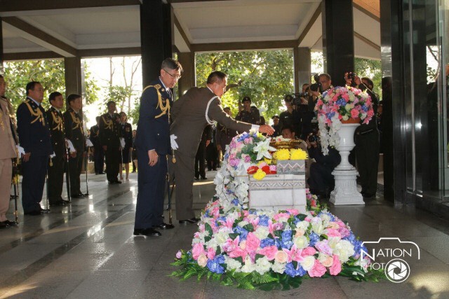 พิธีวางพวงมาลาสักการะดวงวิญญาณนักรบไทย เนื่องในวันกองทัพไทย