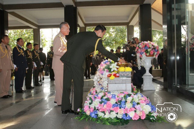 พิธีวางพวงมาลาสักการะดวงวิญญาณนักรบไทย เนื่องในวันกองทัพไทย