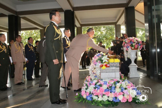 พิธีวางพวงมาลาสักการะดวงวิญญาณนักรบไทย เนื่องในวันกองทัพไทย