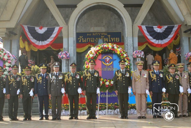 พิธีวางพวงมาลาสักการะดวงวิญญาณนักรบไทย เนื่องในวันกองทัพไทย