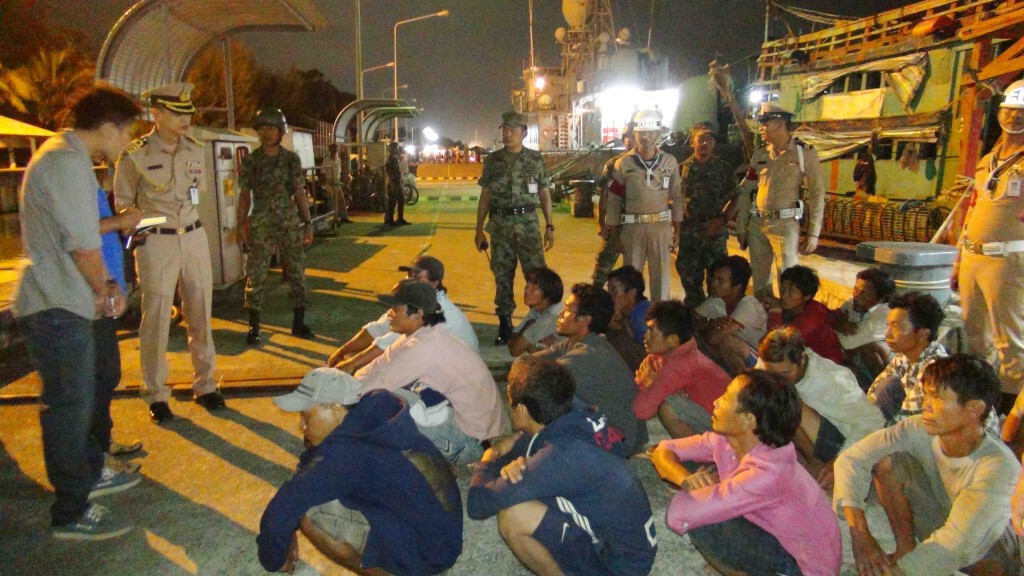 ทัพเรือภาคที่ 2 จับเรือประมงเวียดนามลักลอบเข้ามาทำการประมงในอ่าวไทย